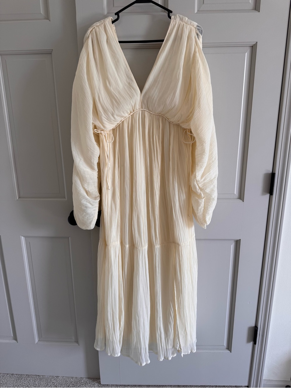 ASOS flowy cream crinkle dress size 6